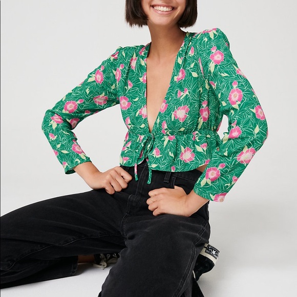 Aritzia | Sunday Best Crop Tie Blouse - Picture 4 of 5